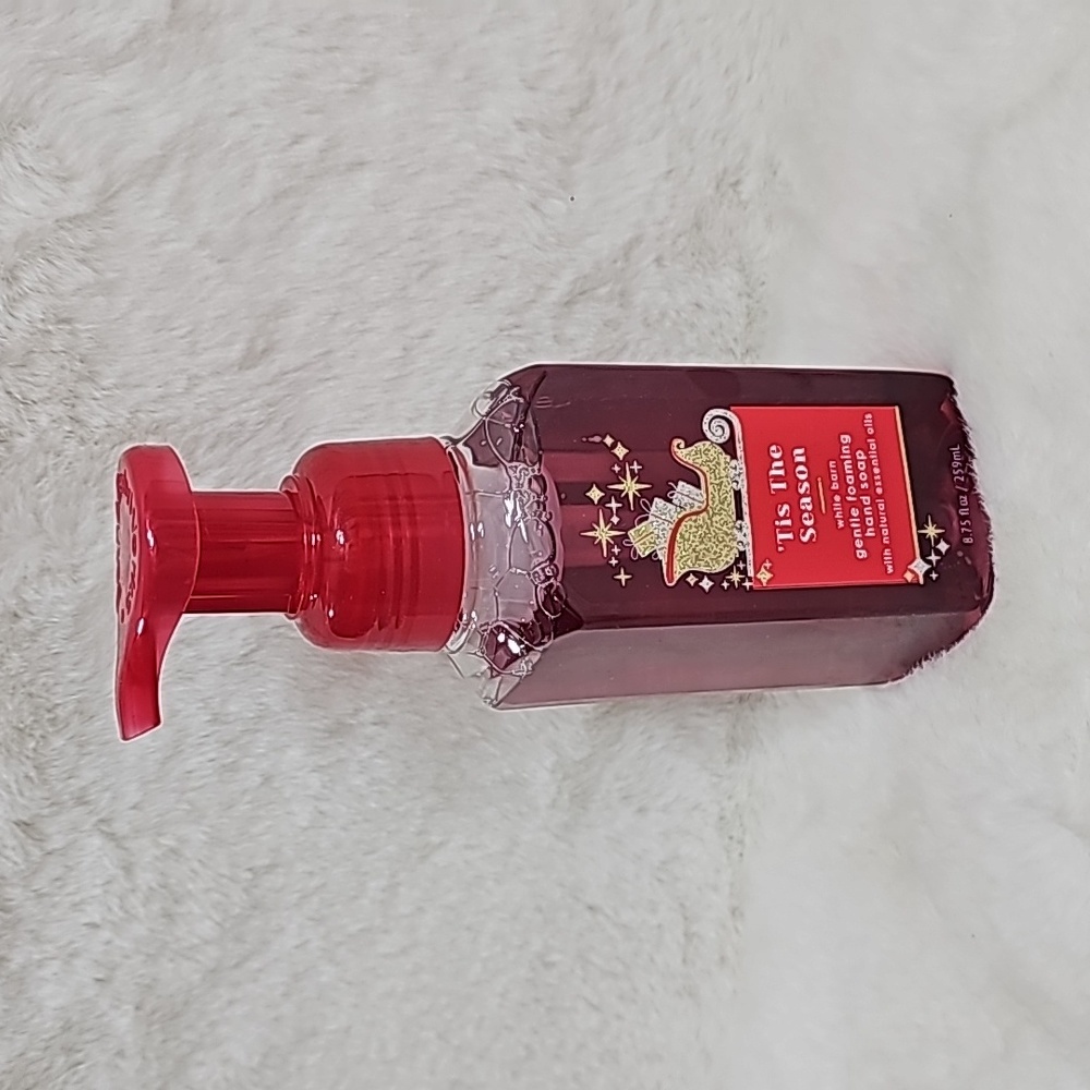Bath & Body Works 'Tis the Season White Barn Gentle Foaming Hand Soap